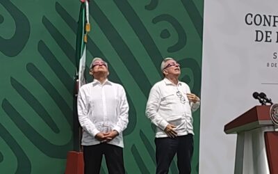AMLO y Rocha observan el eclipse solar desde Mazatlán
