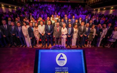 Rocha toma protesta a nueva presidenta de Canaco Culiacán