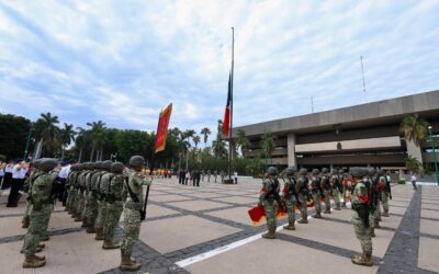 Izamiento por el 213 aniversario de la muerte de Miguel Hidalgo y Costilla