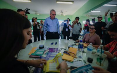 Gobernador Rubén Rocha Moya ejerce su derecho al voto en histórica jornada electoral