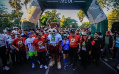 Junto a más de 8 mil participantes, Gobernador Rocha encabeza carrera “Píntate de Verde”