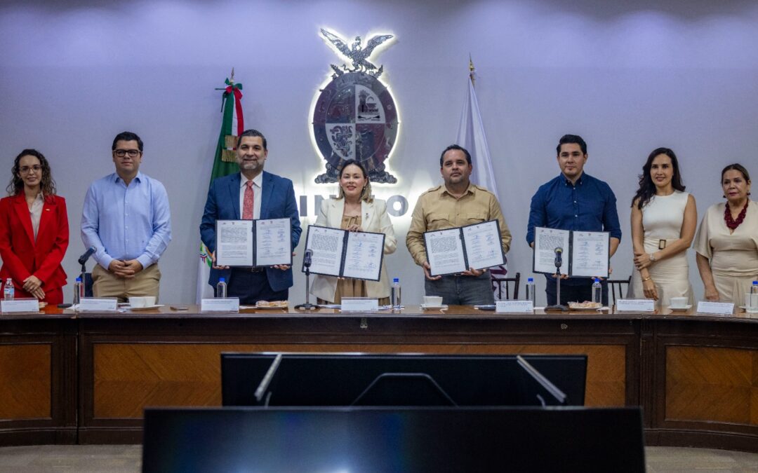 Gobernadora Yeraldine signa convenio con la CMIC nacional