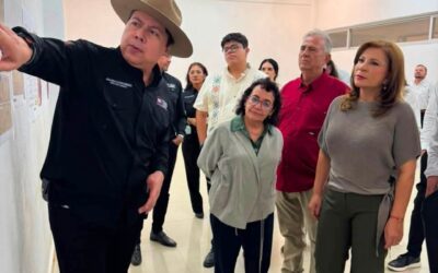 Rectora de Universidad Nacional Rosario Castellanos supervisa el área donde se construye la Unidad Culiacán