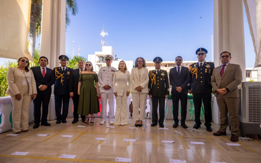 Gobernadora Graciela Domínguez presencia desfile conmemorativo al 216 aniversario del inicio de la Independencia de México